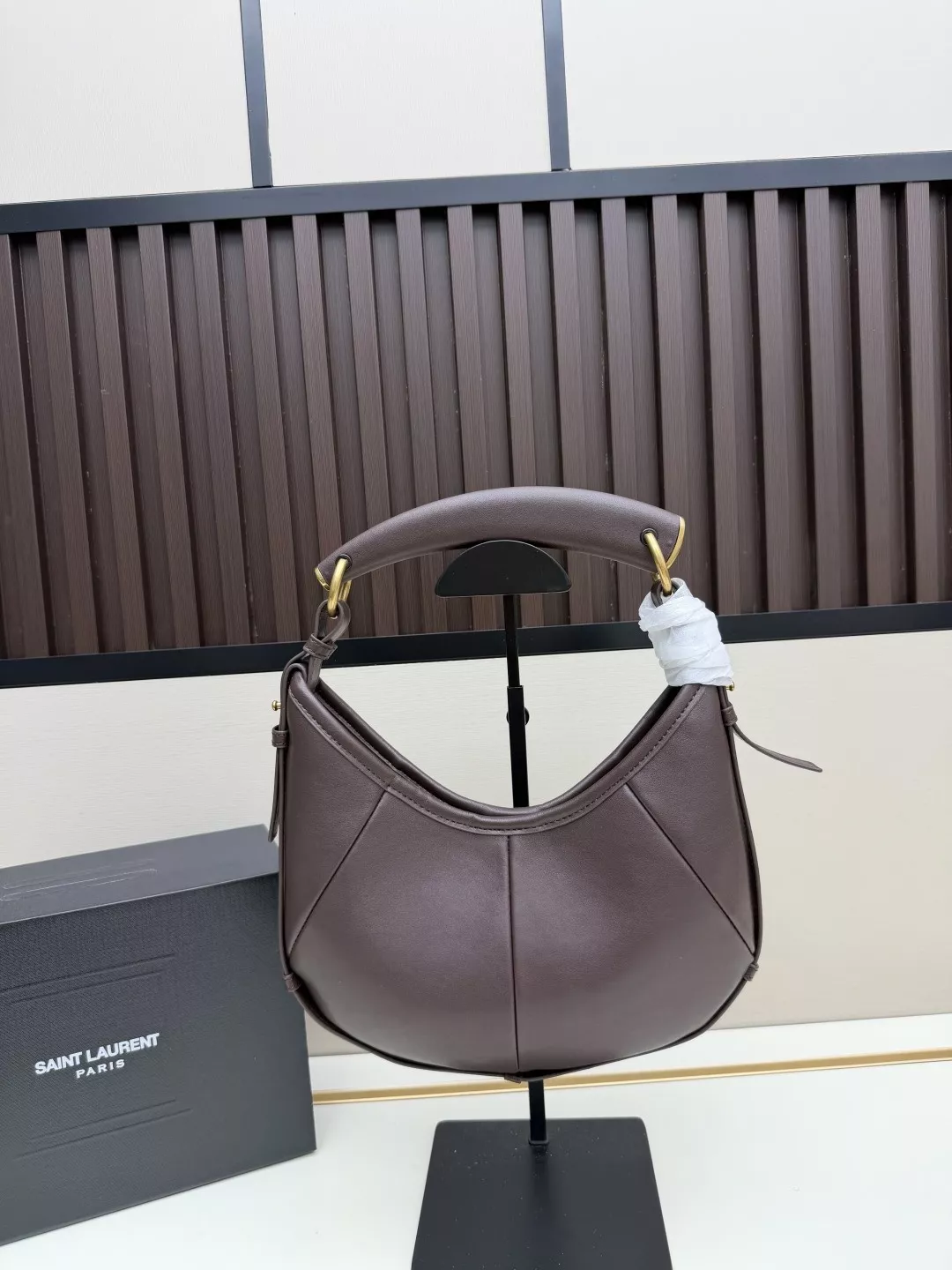 입생로랑 스웨이드 호른 쉐입 숄더 핸드백 상세 이미지 2