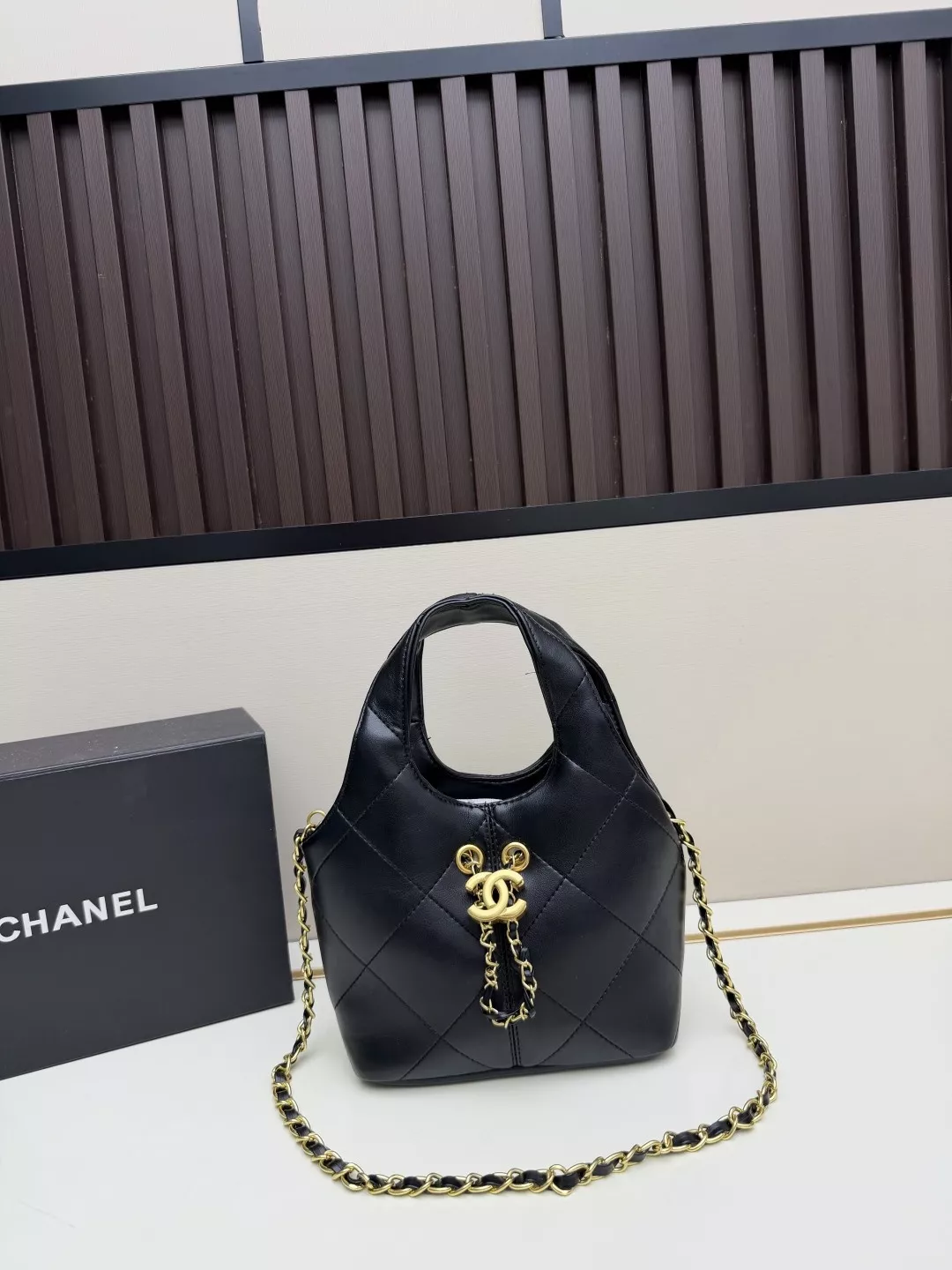 샤넬 클래식 퀼팅 체인 숄더백 상세 이미지 1