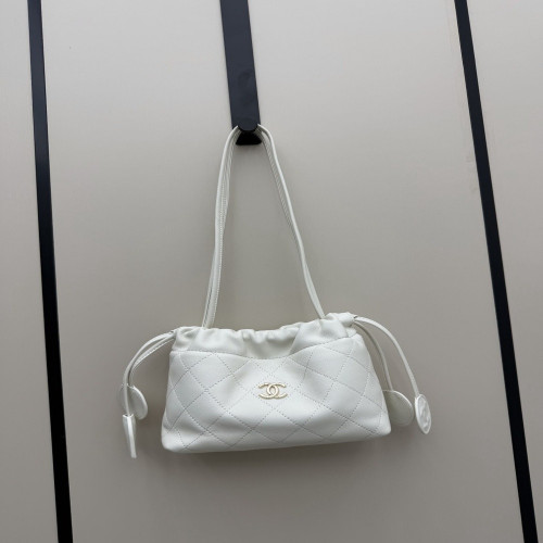 샤넬 드로우스트링 퀼팅 숄더백