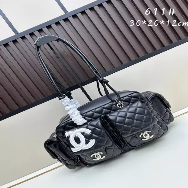 샤넬 블랙 화이트 멀티 포켓 바이커 백