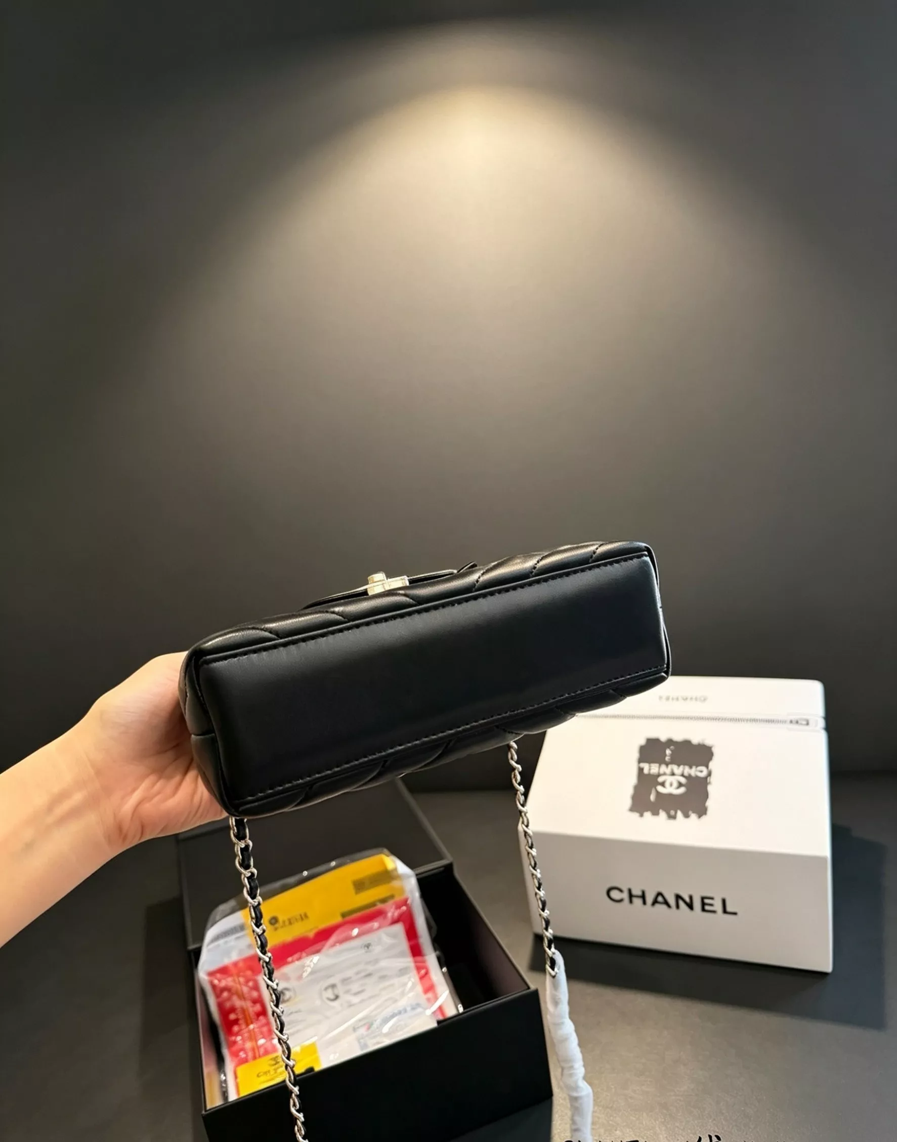샤넬 켈리 스타일 블랙 금장 핸드백 상세 이미지 6