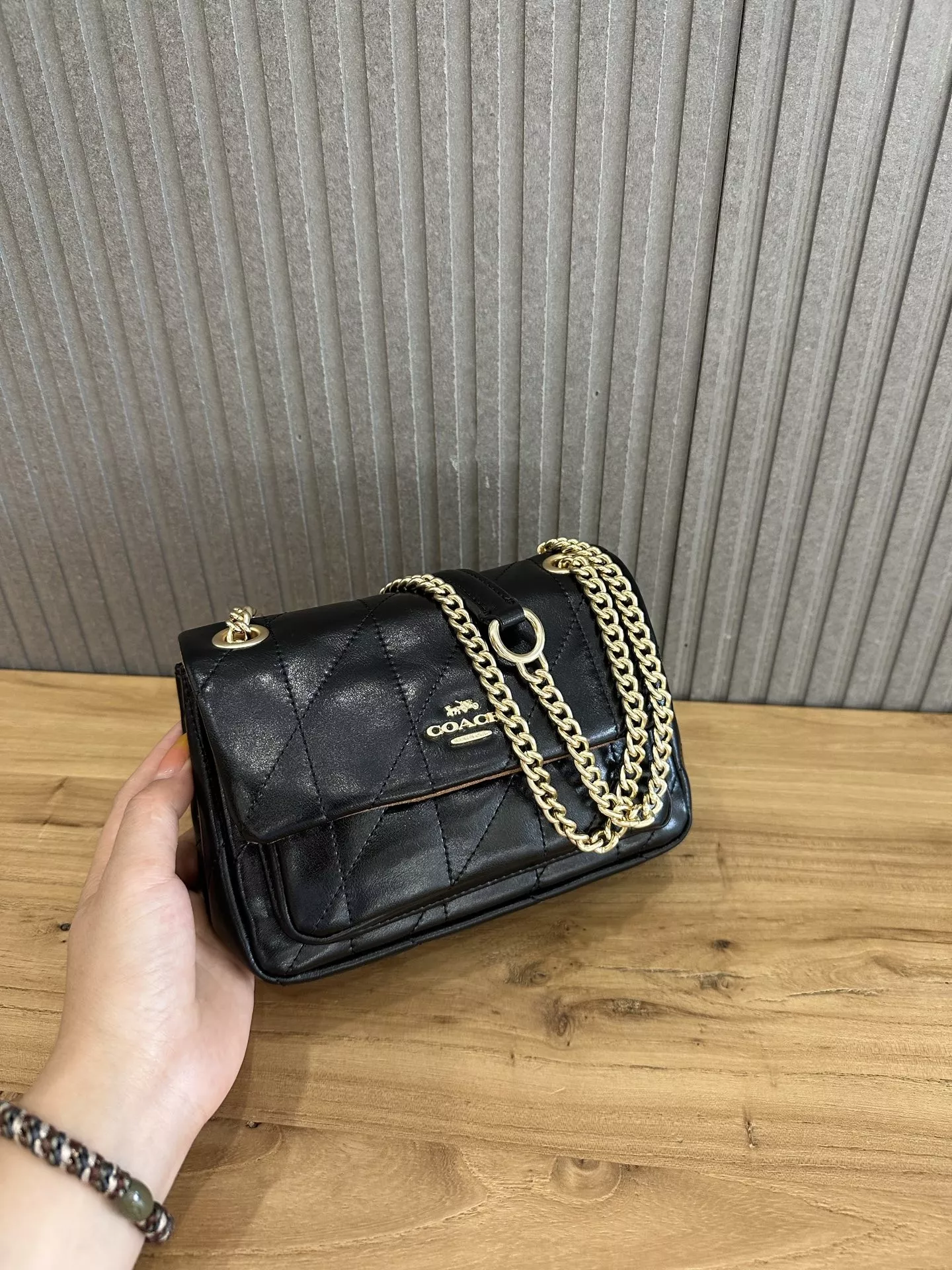코치 엘로디 체인 숄더백 상세 이미지 3