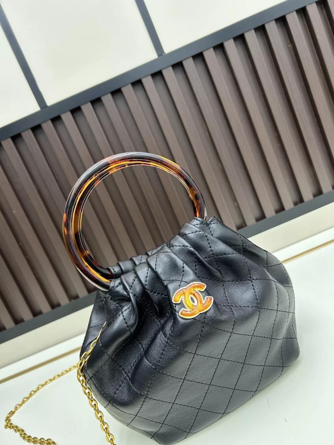 샤넬 스웨이드 핸들 체인 포인트 백 상세 이미지 4