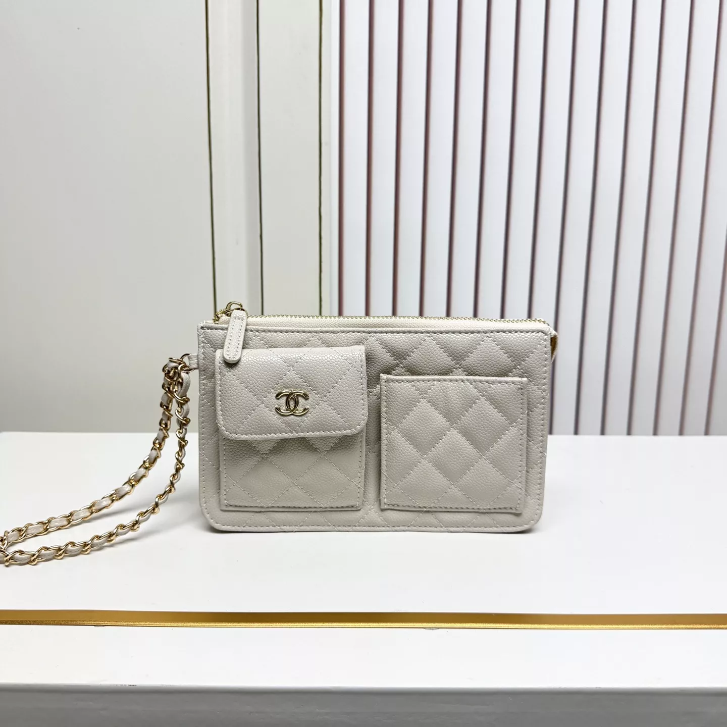 샤넬 체인 스트랩 퀼팅 파우치백 상세 이미지 1