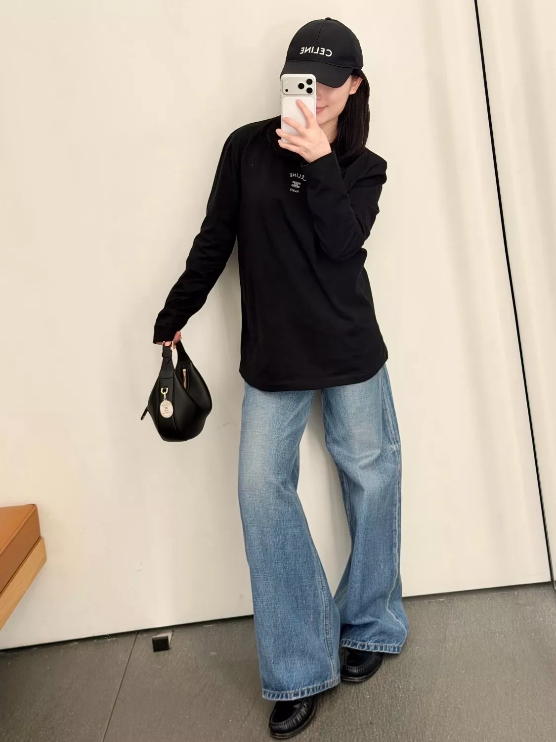 셀린느 미니 자수 로고 루즈핏 롱슬리브 상세 이미지 29