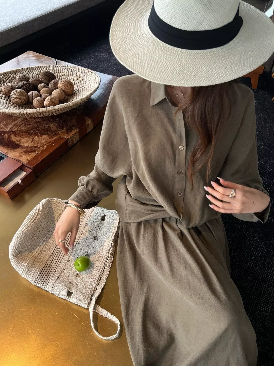 로로피아나 꼬임 셔츠와 플레어 스커트 세트 상세 이미지 23
