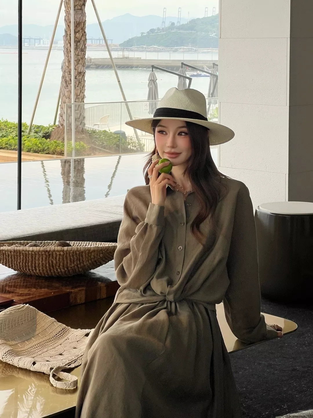 로로피아나 꼬임 셔츠와 플레어 스커트 세트 상세 이미지 25