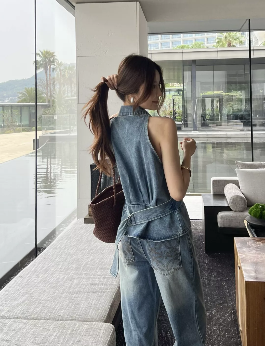로에베 워싱 데님 홀터넥 카라 탑 상세 이미지 16