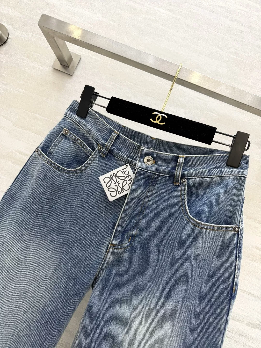 로에베 자수 포인트 와이드 데님 팬츠 상세 이미지 6