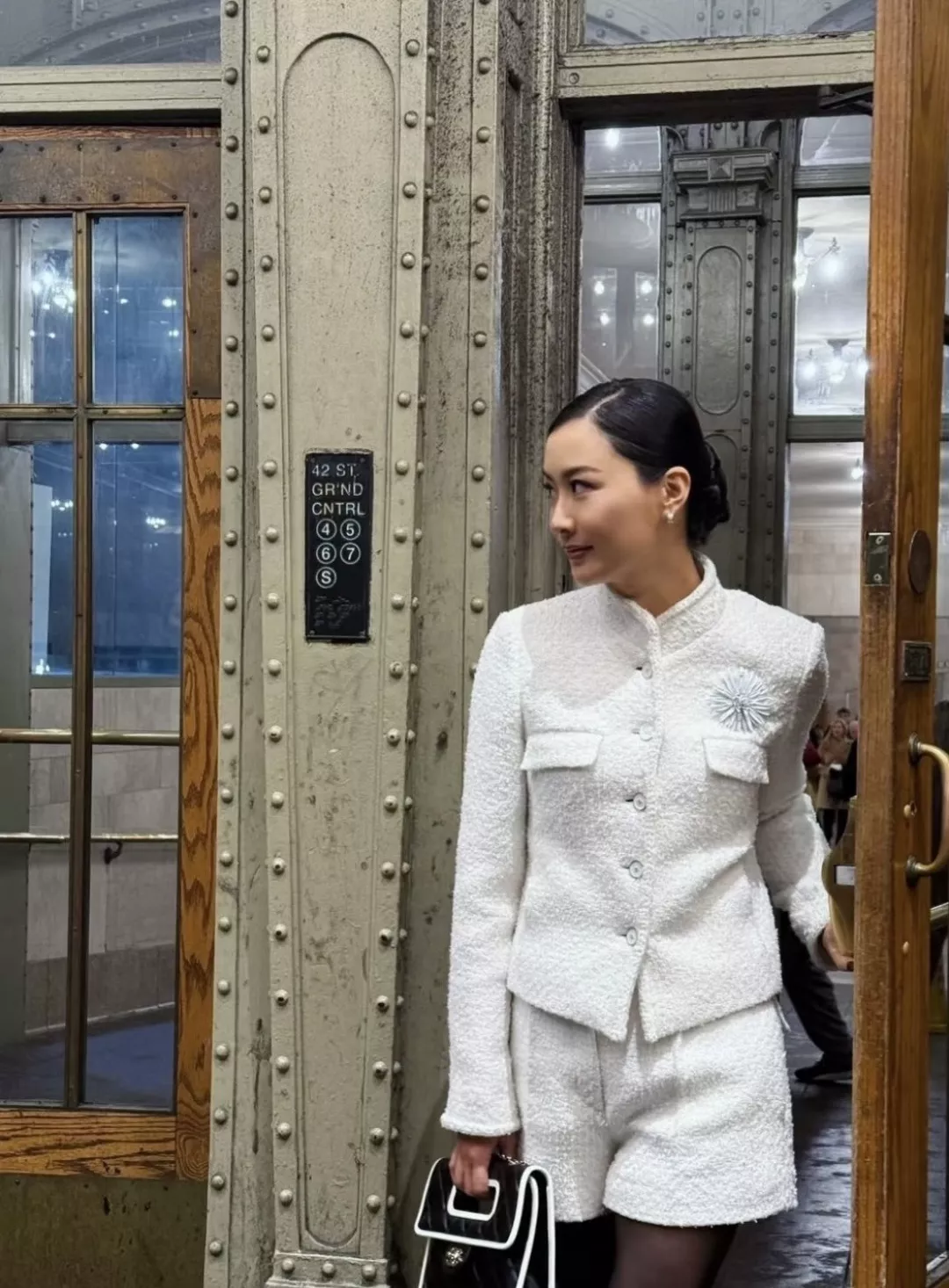 샤넬 브레이드 장식 하이넥 트위드 아우터 상세 이미지 14