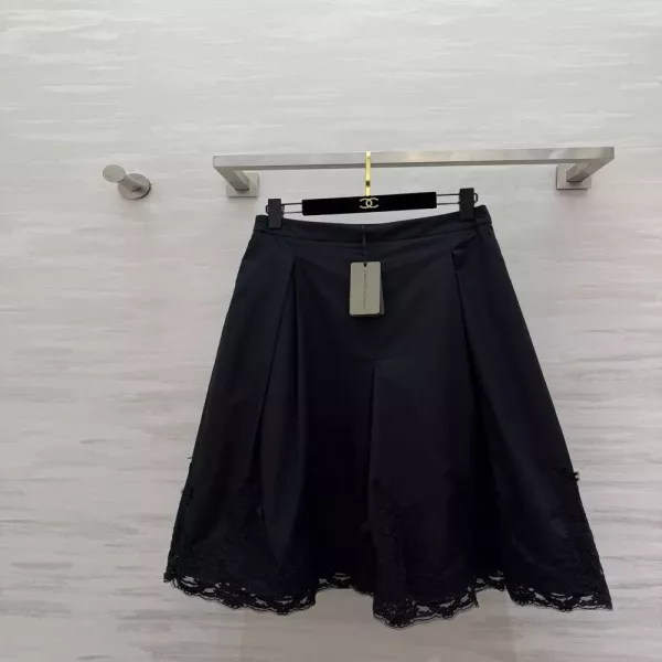 에르마노셰르비노 레이스 패치 에이라인 스커트