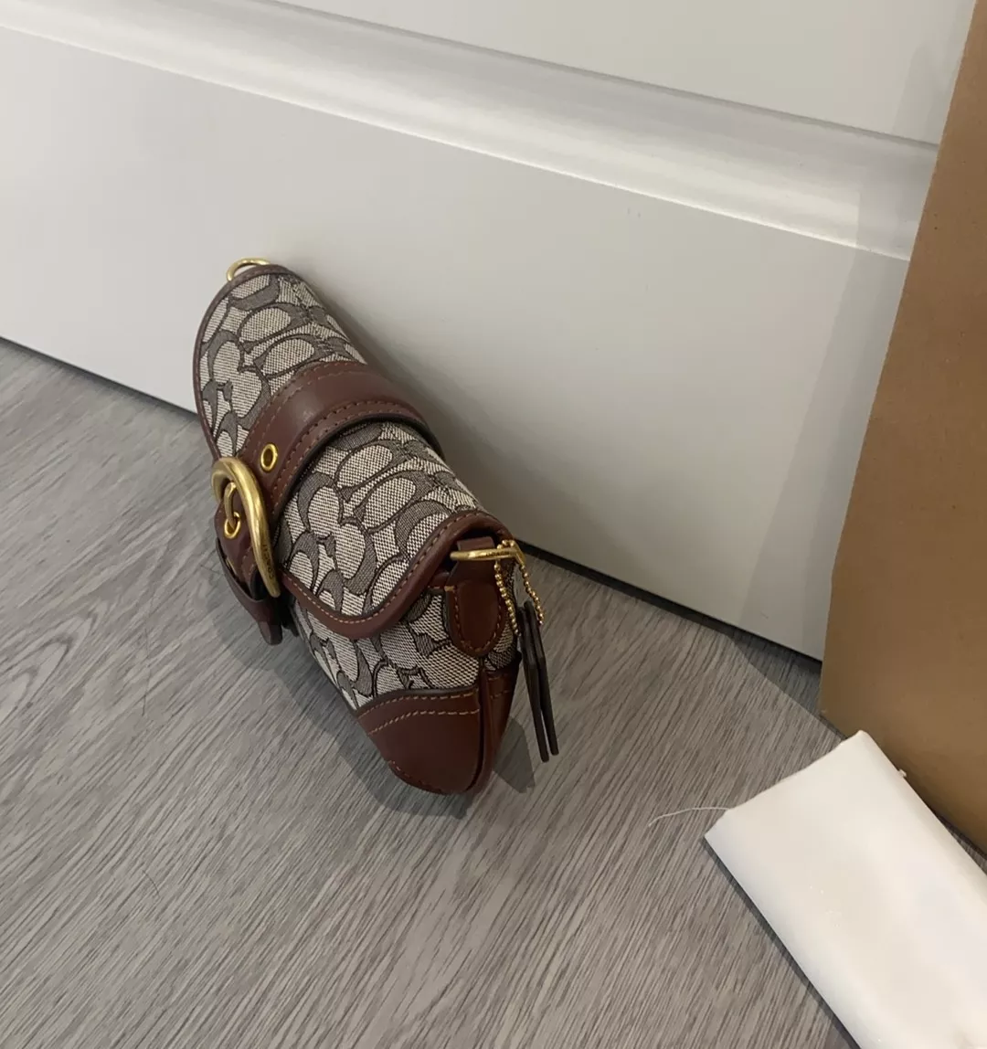 코치 블랙 포인트 체인 숄더백 상세 이미지 6