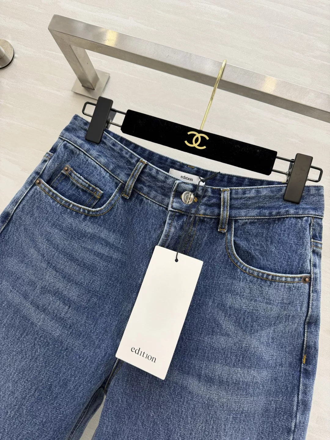 에디션 빈티지 워싱 크롭 진 상세 이미지 2