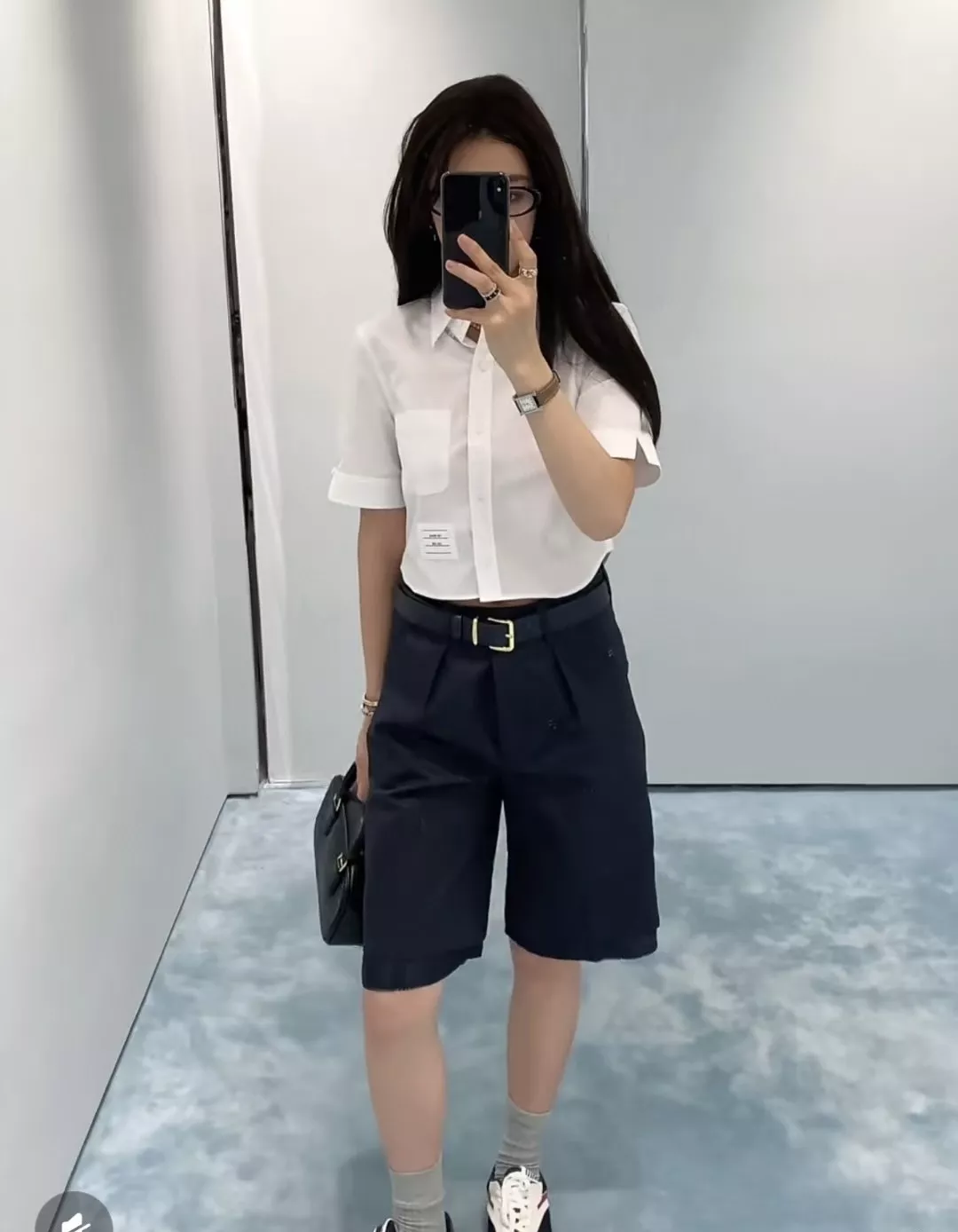 톰브라운 클래식 포인트 크롭 코튼 셔츠 상세 이미지 10