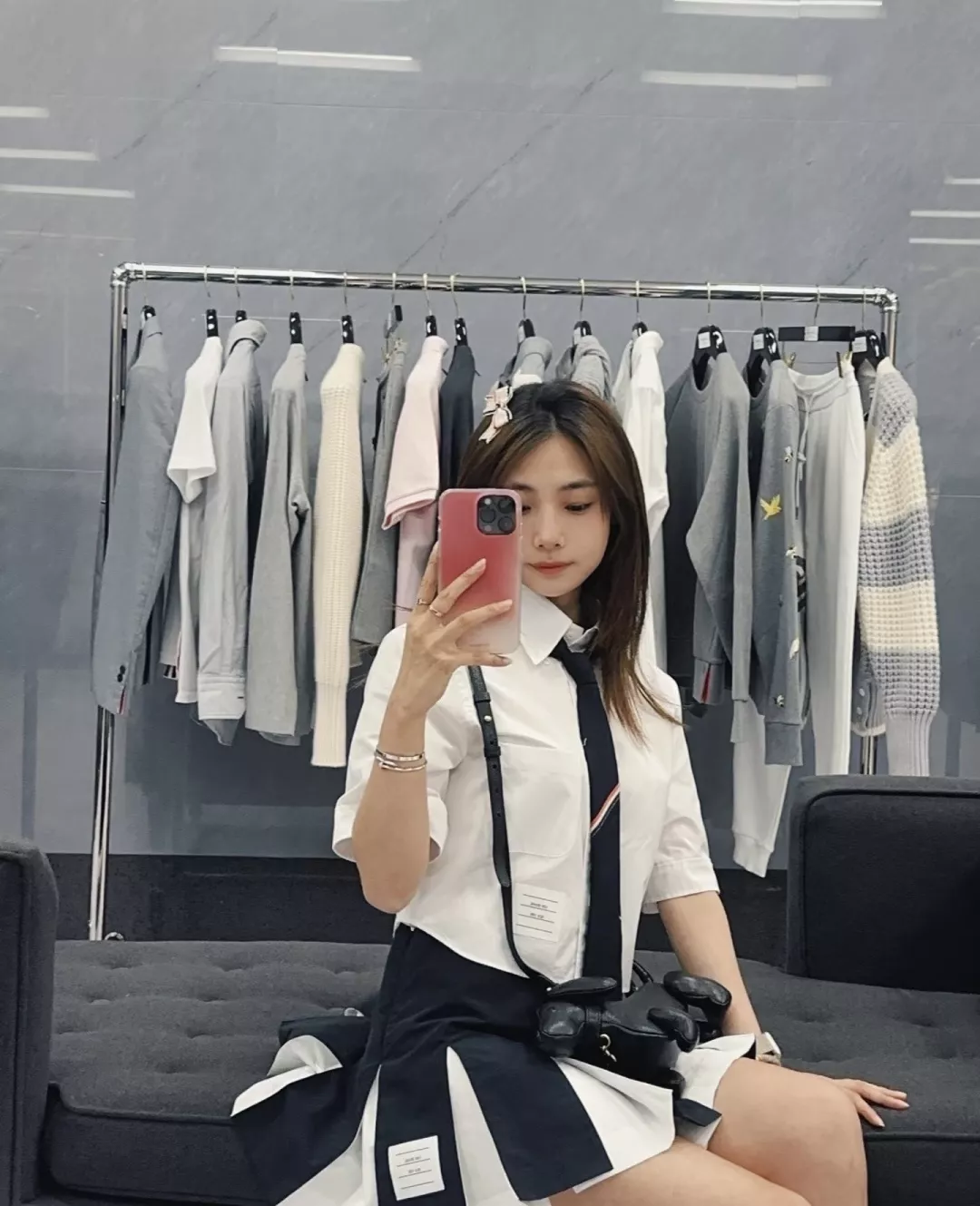 톰브라운 클래식 포인트 크롭 코튼 셔츠 상세 이미지 13
