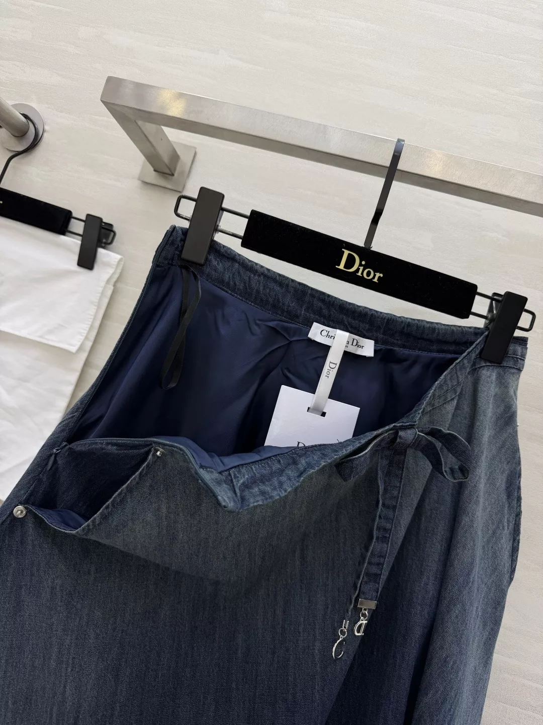 디올 빈티지 워싱 A라인 데님 반치마 상세 이미지 8