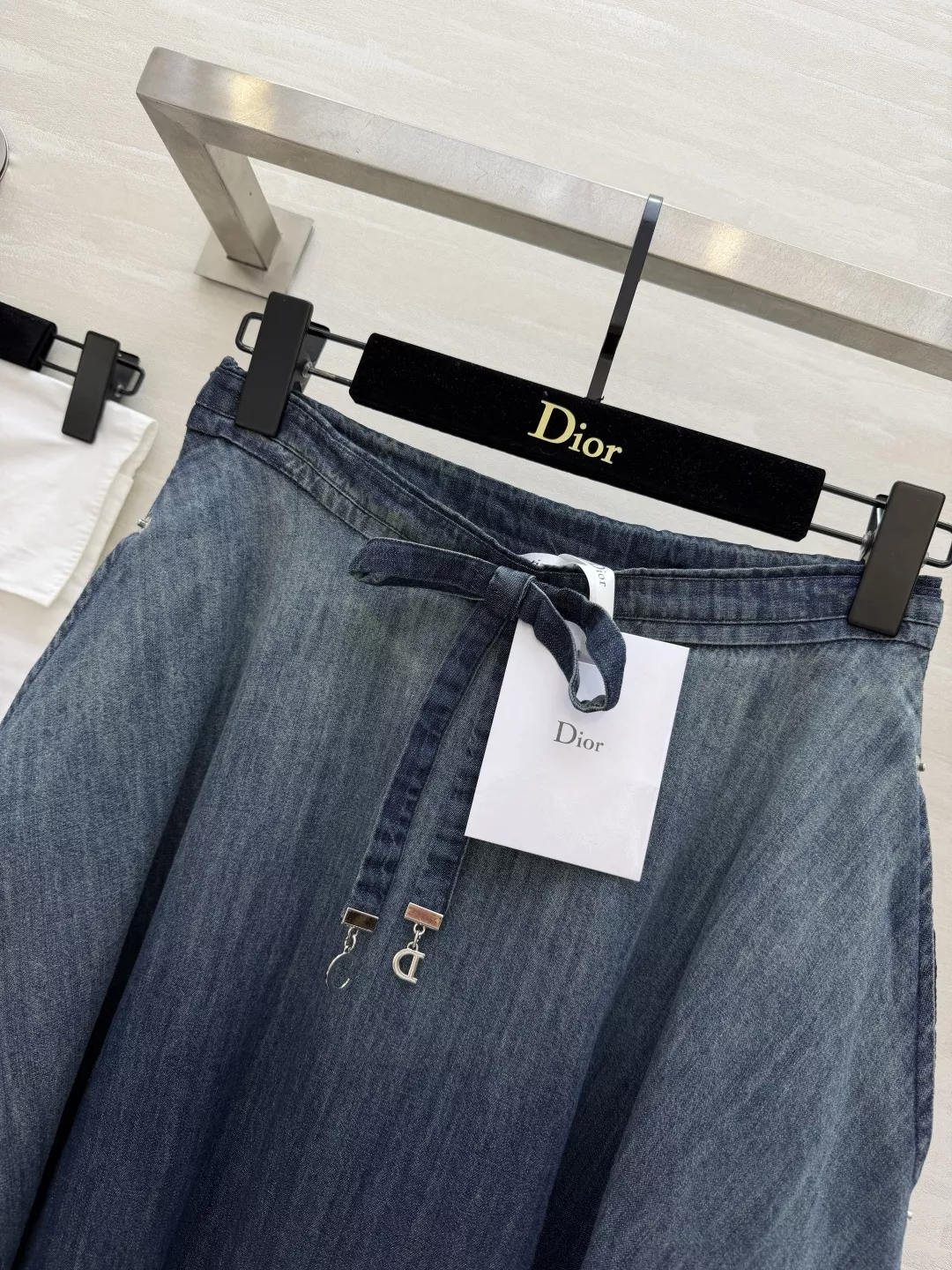 디올 빈티지 워싱 A라인 데님 반치마 상세 이미지 6