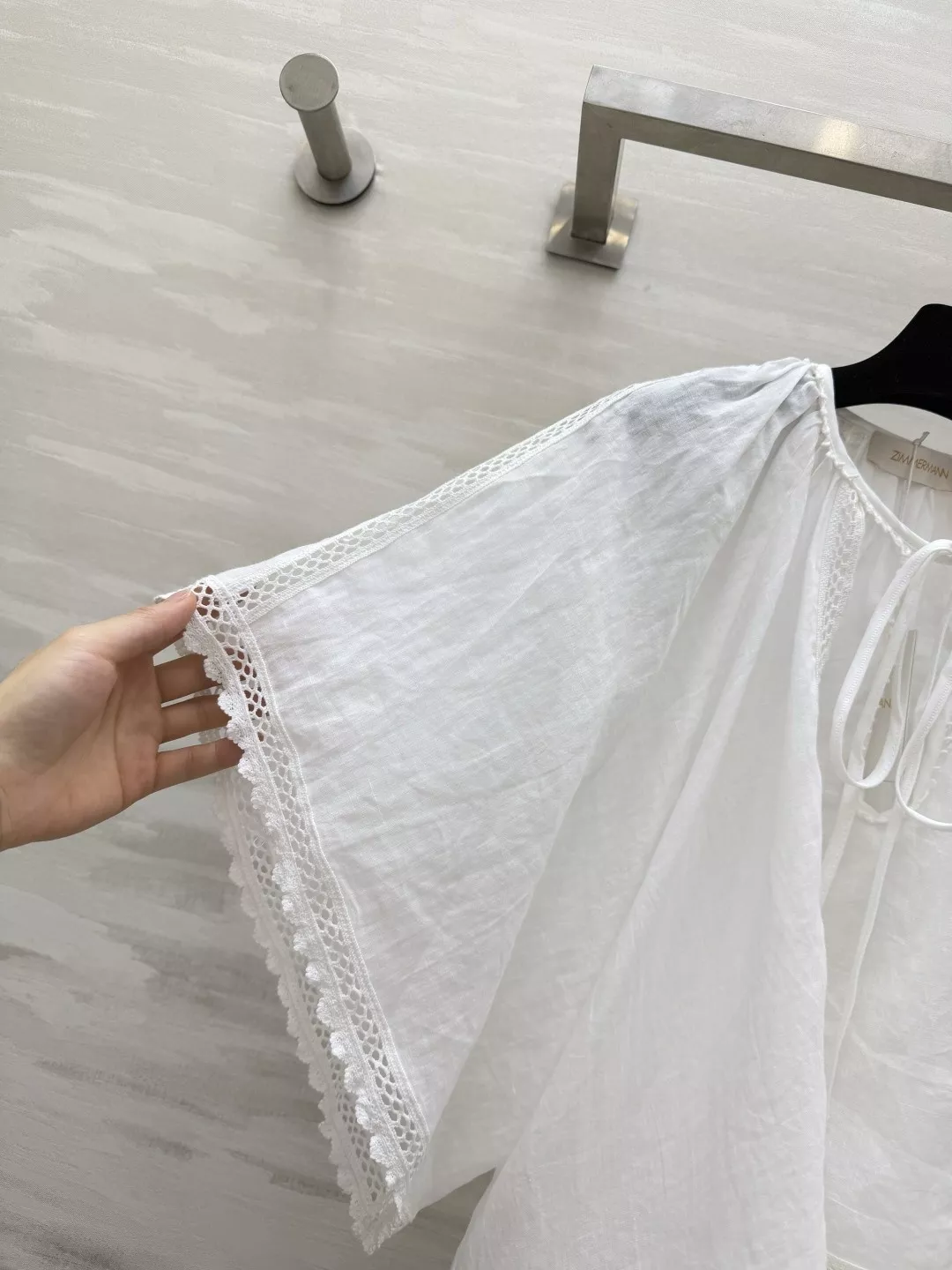 짐머만 내추럴 라미 펀칭 커버 블라우스 상세 이미지 4