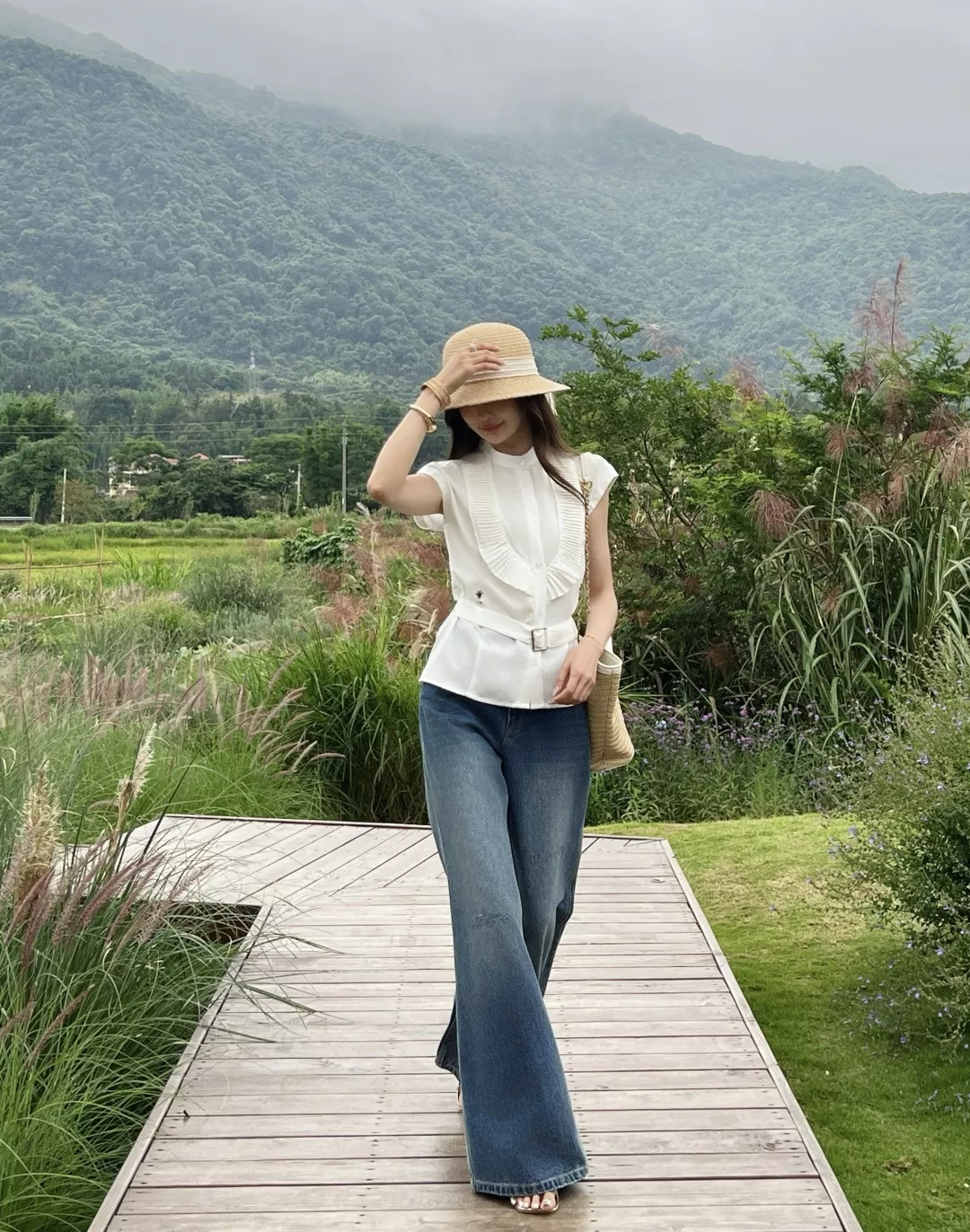 디올 프렌치 무드 플리츠 허리끈 화이트 상의 상세 이미지 14