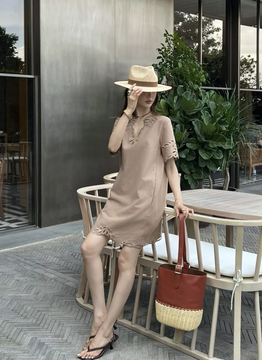 발렌티노 아마 린넨 자수 브이넥 드레스 상세 이미지 16