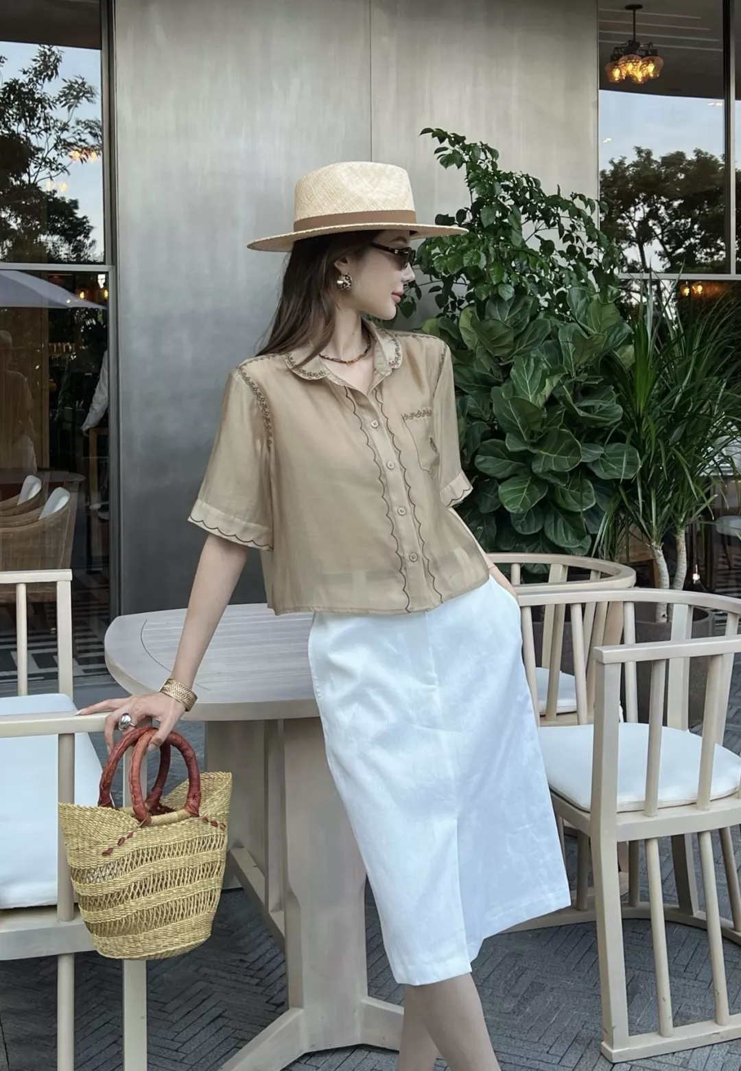 로로피아나 자수 디테일 허리 라인 혼방 셔츠 상세 이미지 18