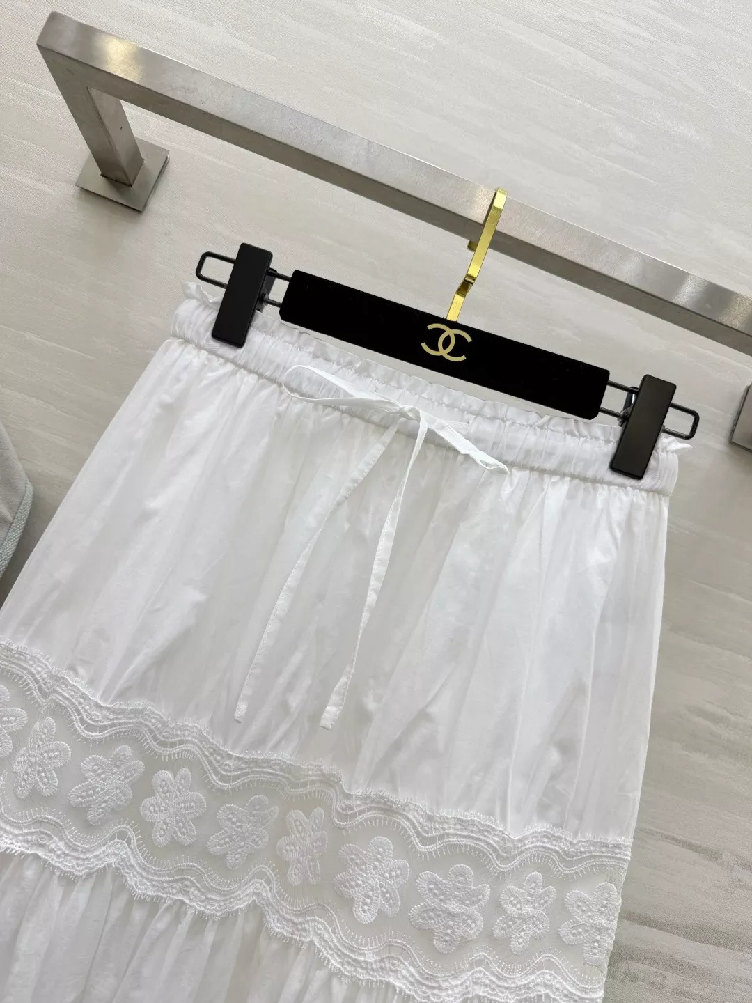 브루넬로쿠치넬리 화이트 플라워 자수 코튼 스커트 상세 이미지 2