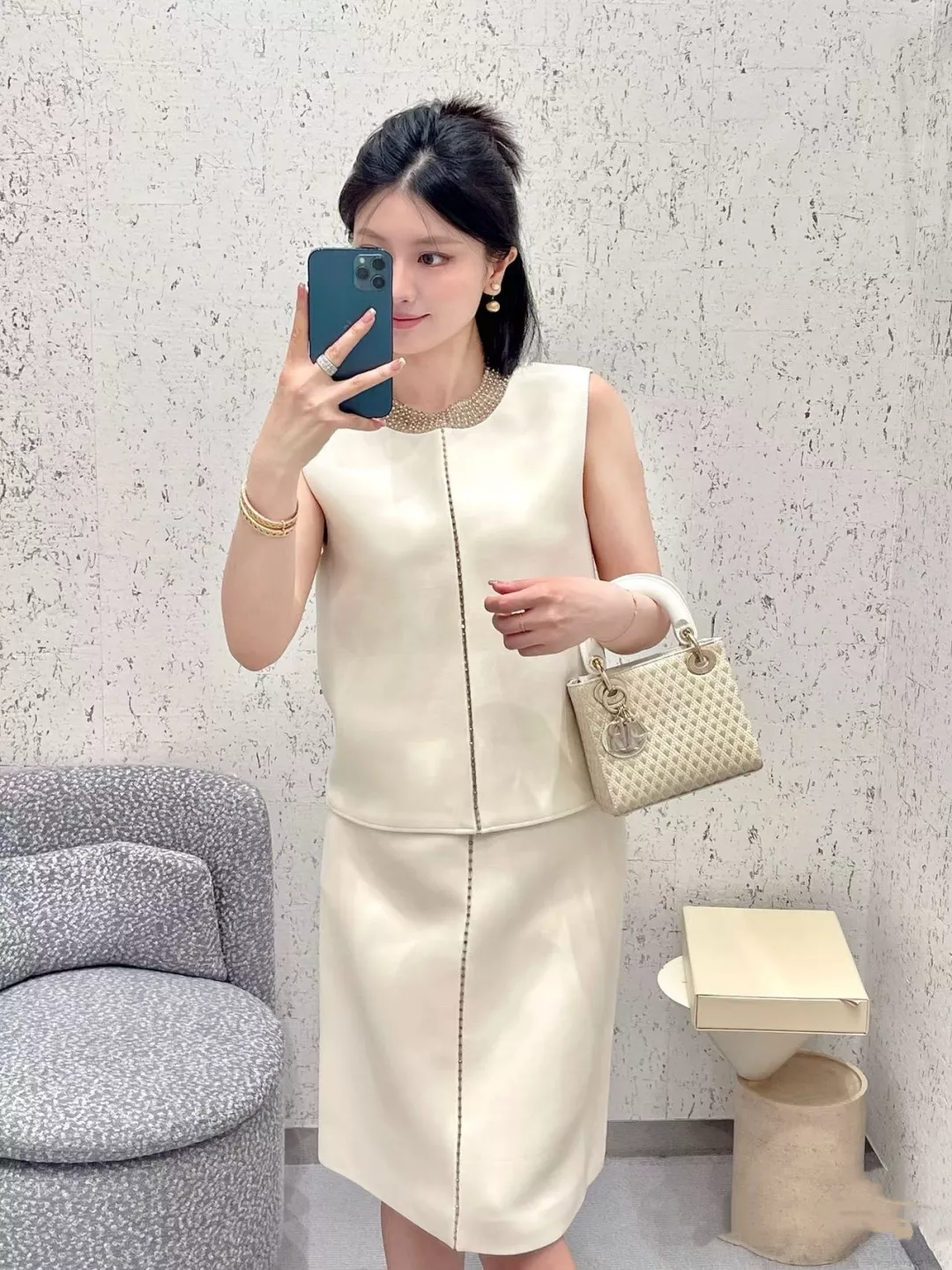 디올 다이아 자수 포인트 슬리브리스와 스커트 구성 상세 이미지 11