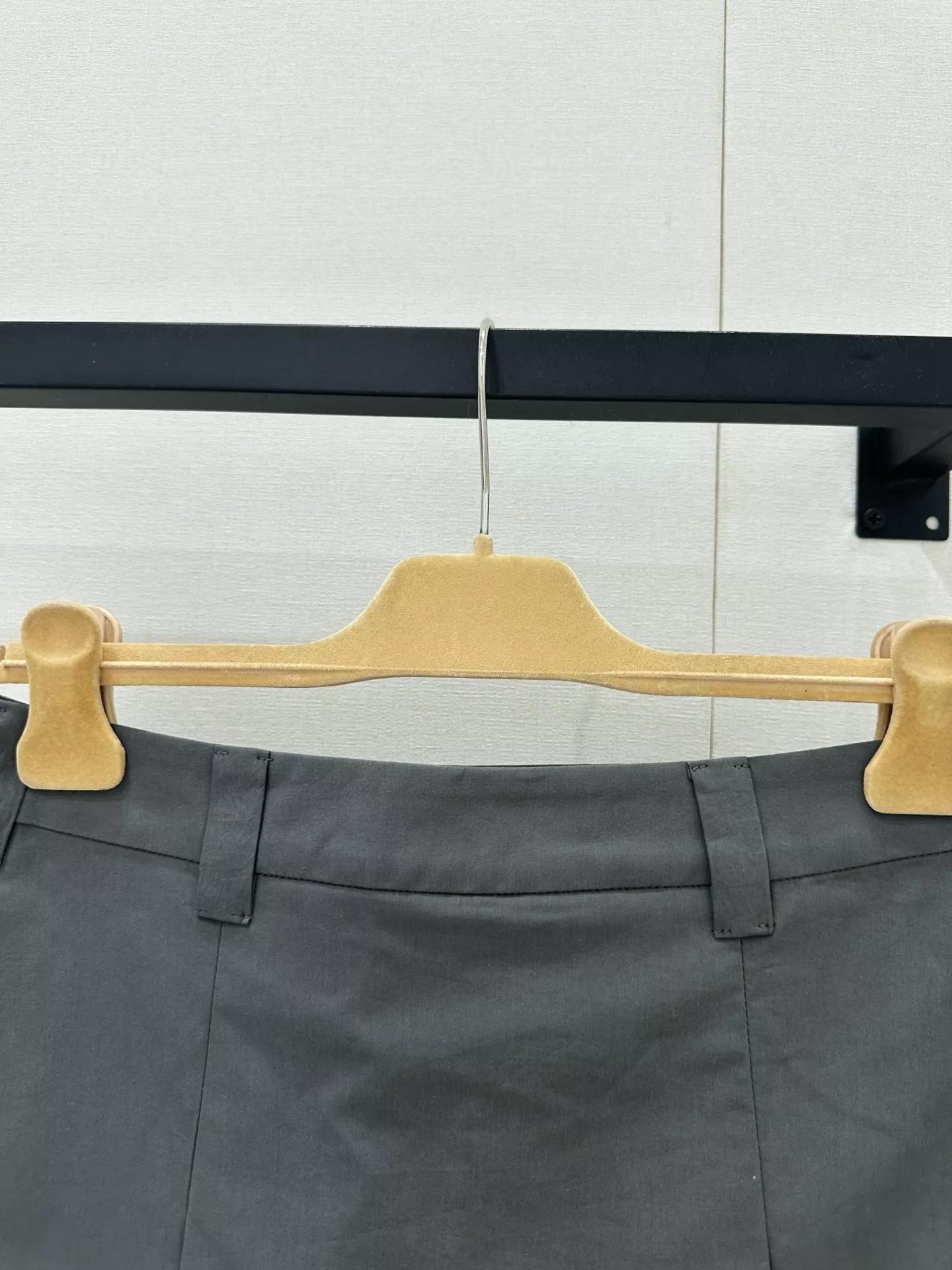 미우미우 그레이 카고 무드 포켓 스커트 상세 이미지 17