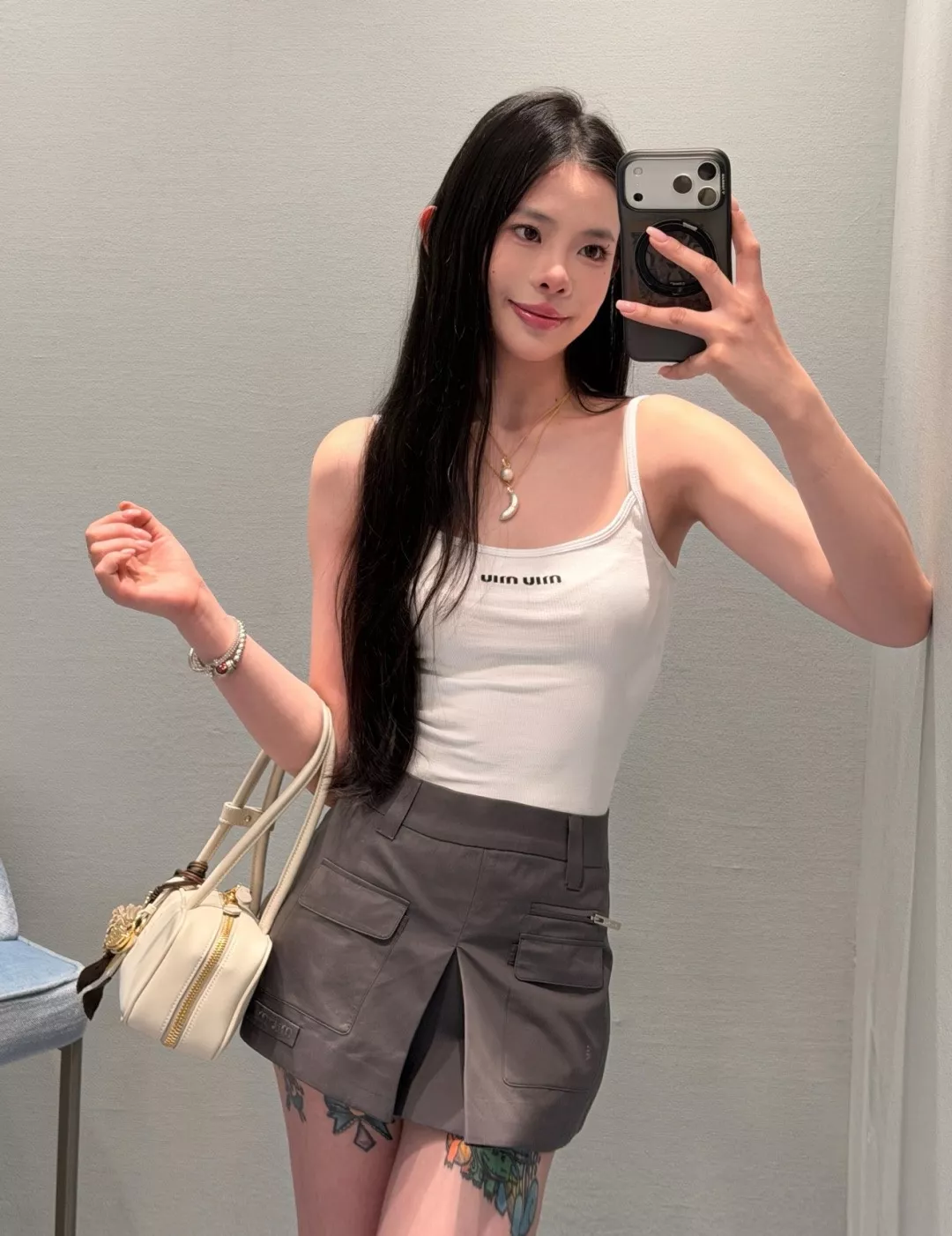 미우미우 그레이 카고 무드 포켓 스커트 상세 이미지 3