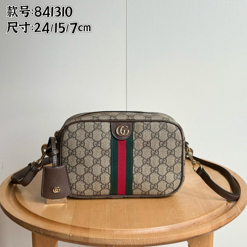 구찌 GG 패턴 스트랩 미니 백