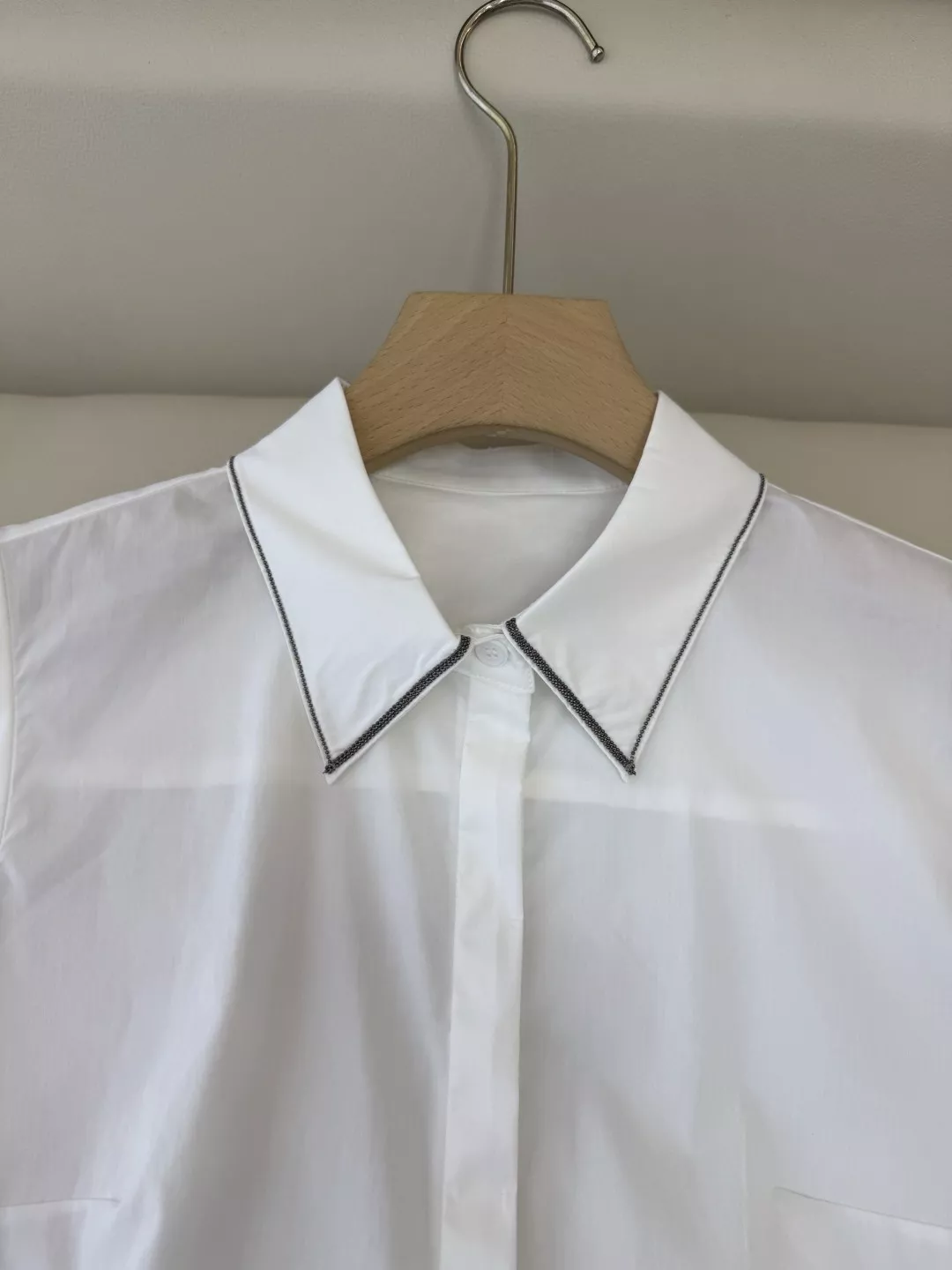 브루넬로쿠치넬리 체인 장식 포인트 슬리브리스 셔츠 상세 이미지 5