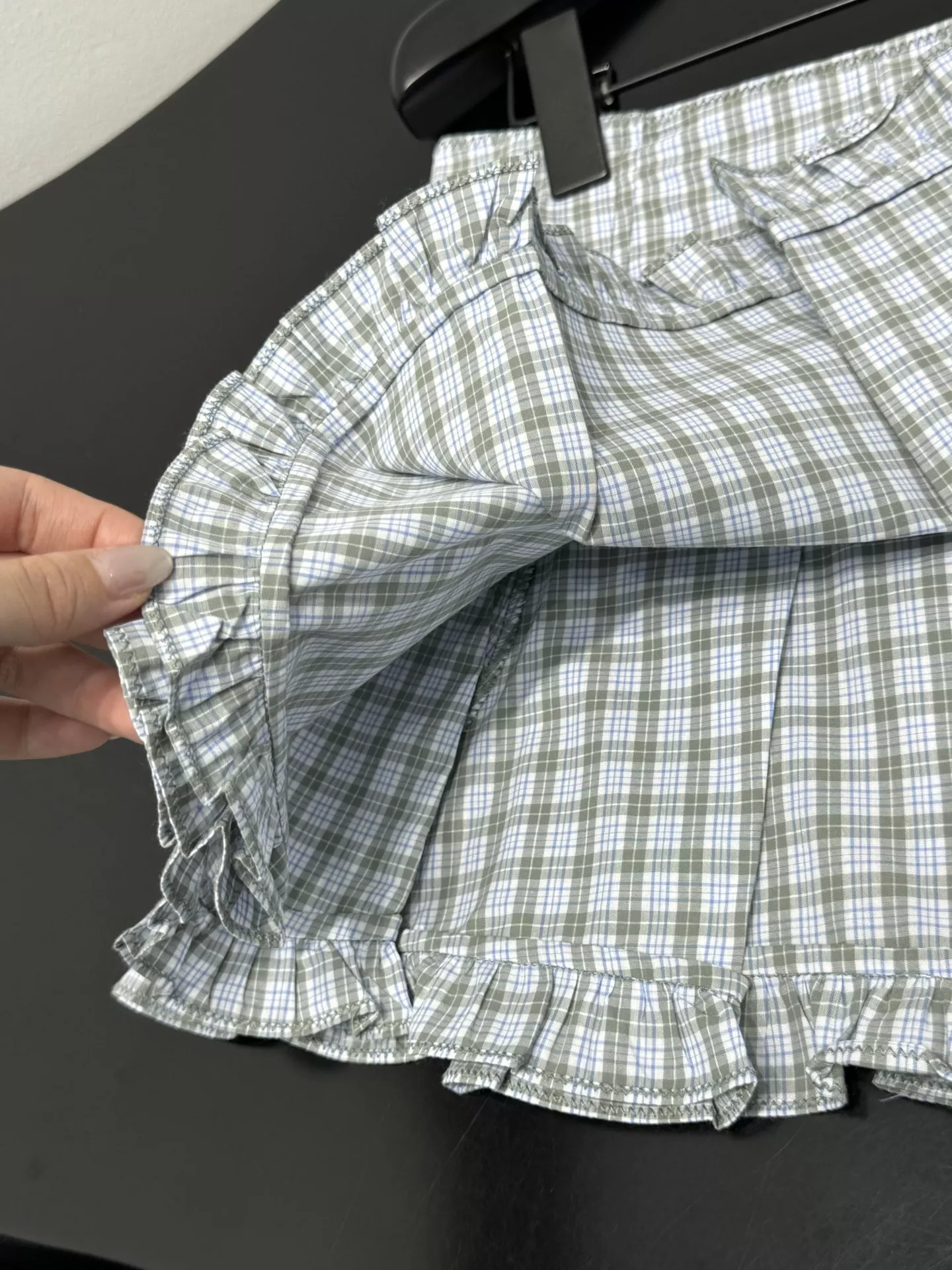 미우미우 플리츠 체크 미니스커트 상세 이미지 7