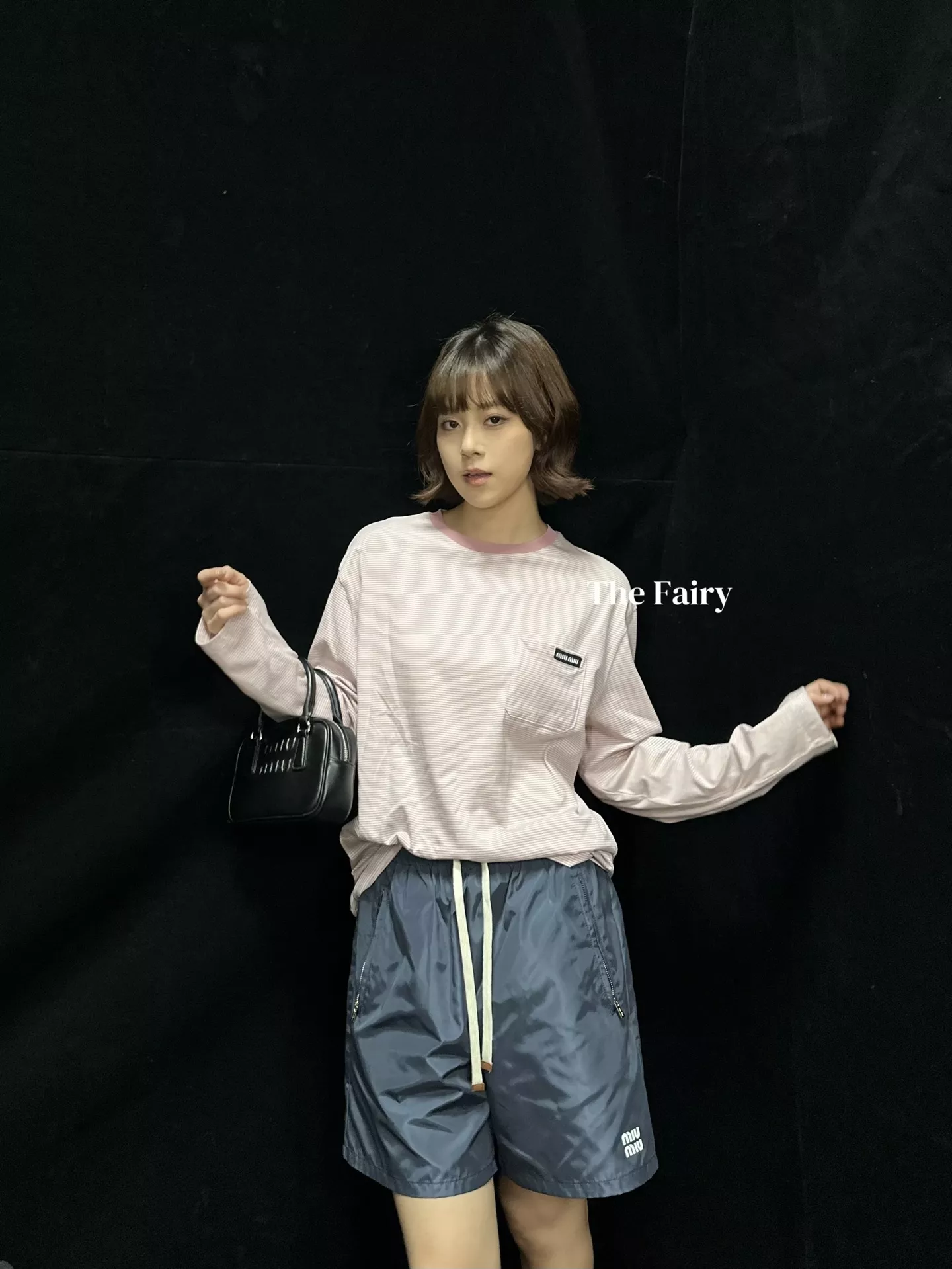 미우미우 테크 나일론 밴딩 숏팬츠 상세 이미지 11