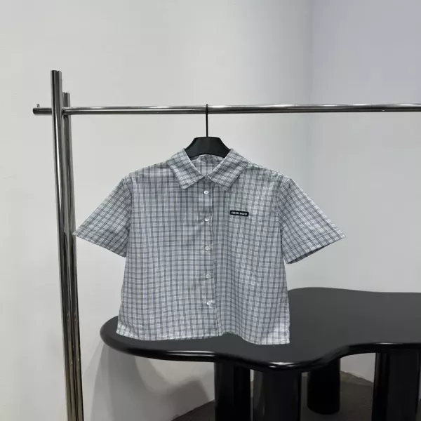 미우미우 블루 체크 크롭 카라 셔츠