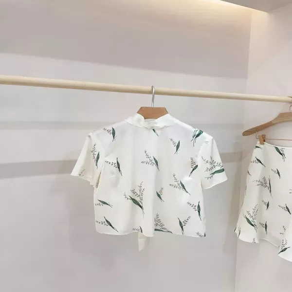 디올 은방울꽃 패턴 실크 블라우스와 스커트 세트