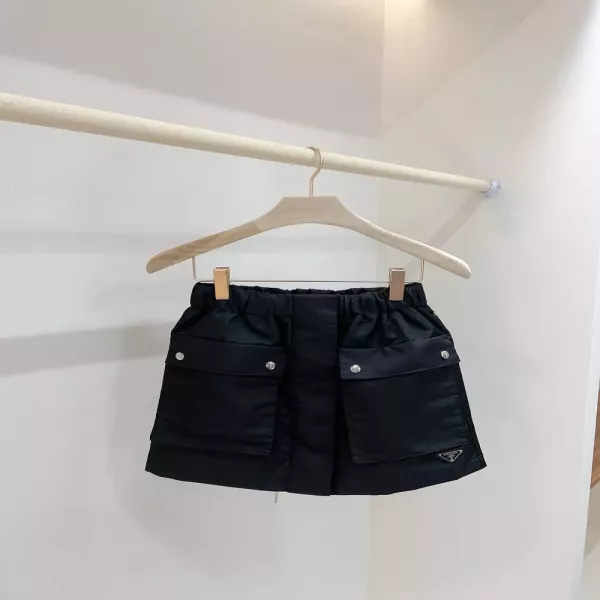 프라다 여성용 나일론 카고 숏 스커트