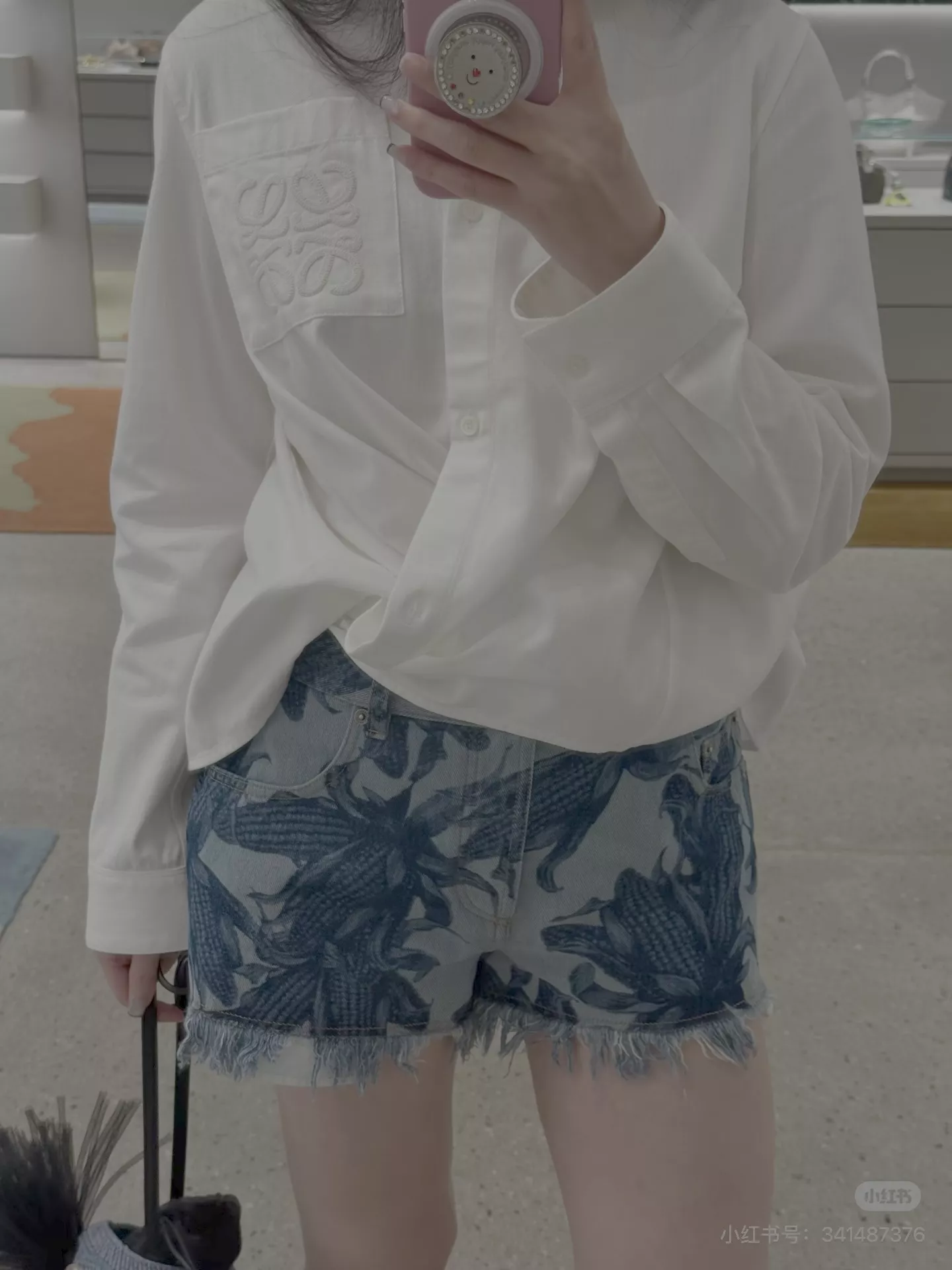 로에베 플라워 프린팅 워싱 데님 쇼츠 상세 이미지 42