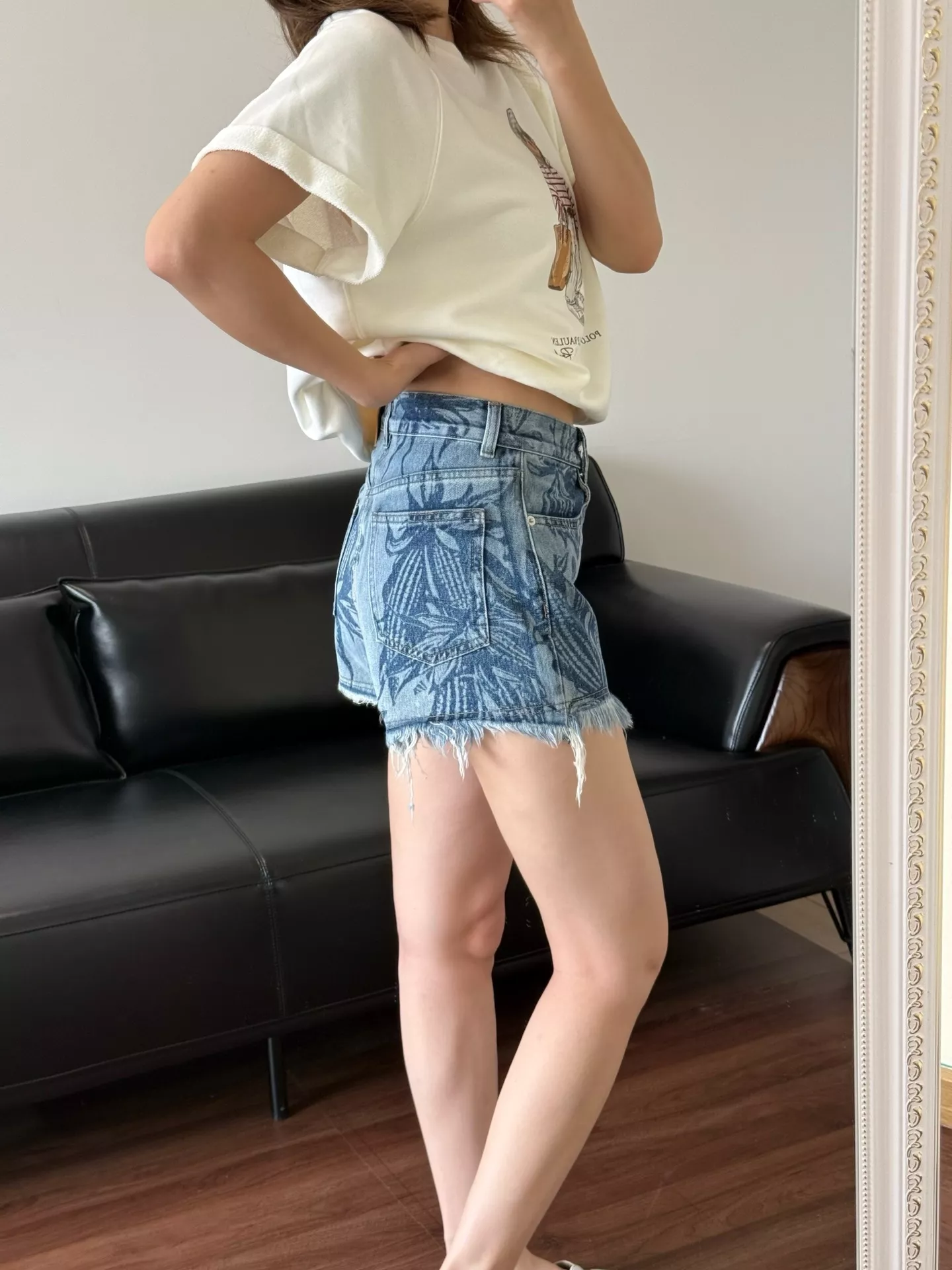 로에베 플라워 프린팅 워싱 데님 쇼츠 상세 이미지 36