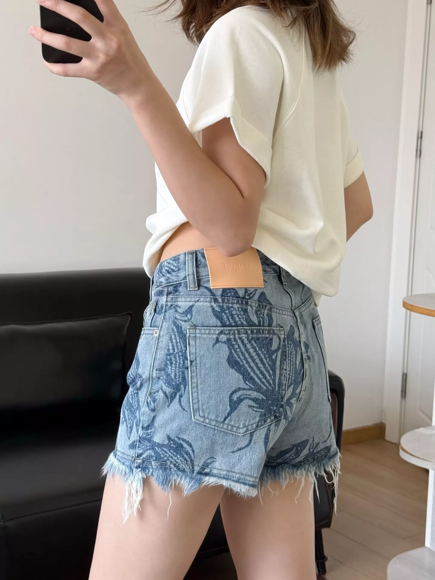 로에베 플라워 프린팅 워싱 데님 쇼츠 상세 이미지 32