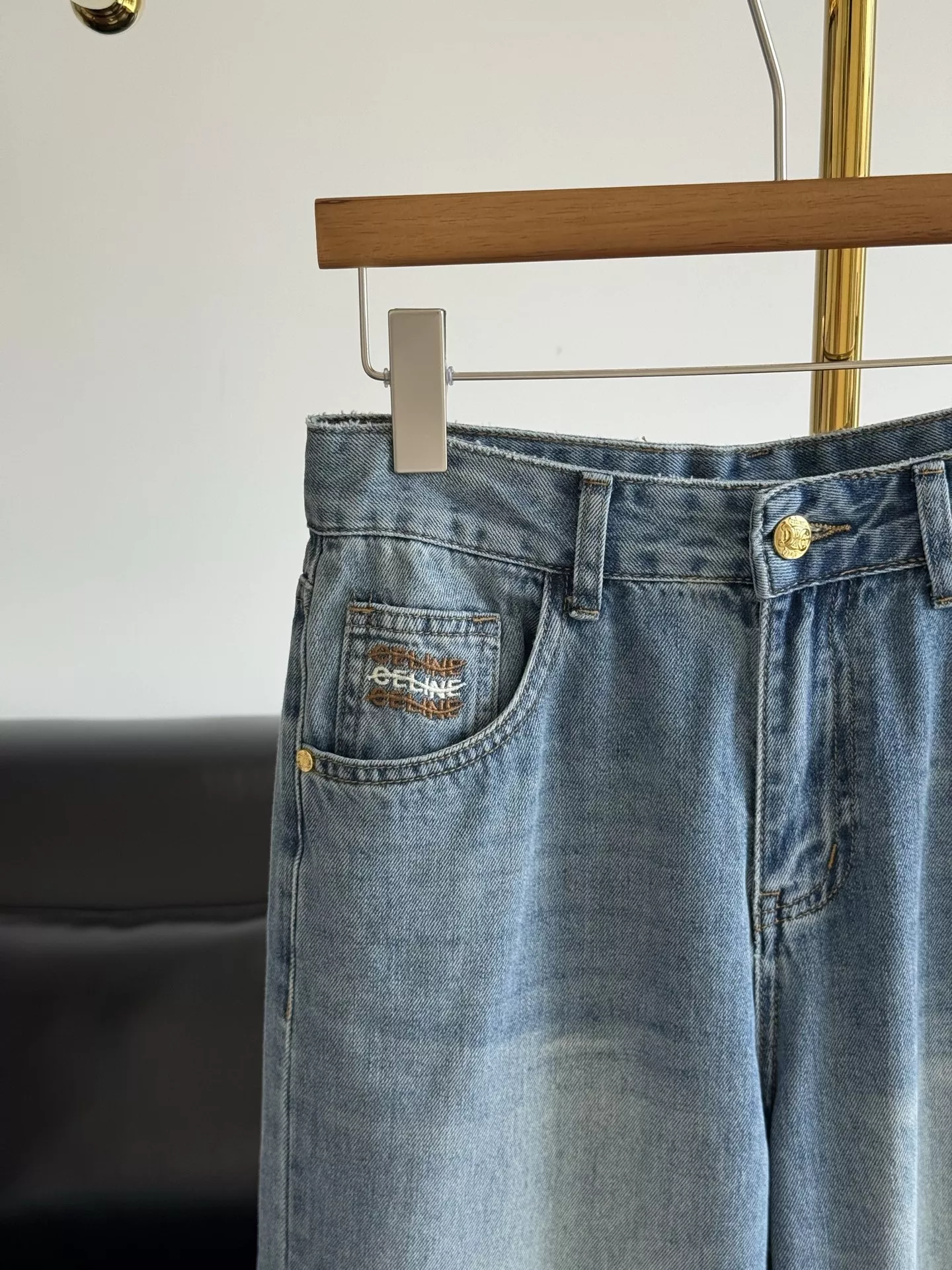 셀린느 일자 핏 워싱 청바지 상세 이미지 4