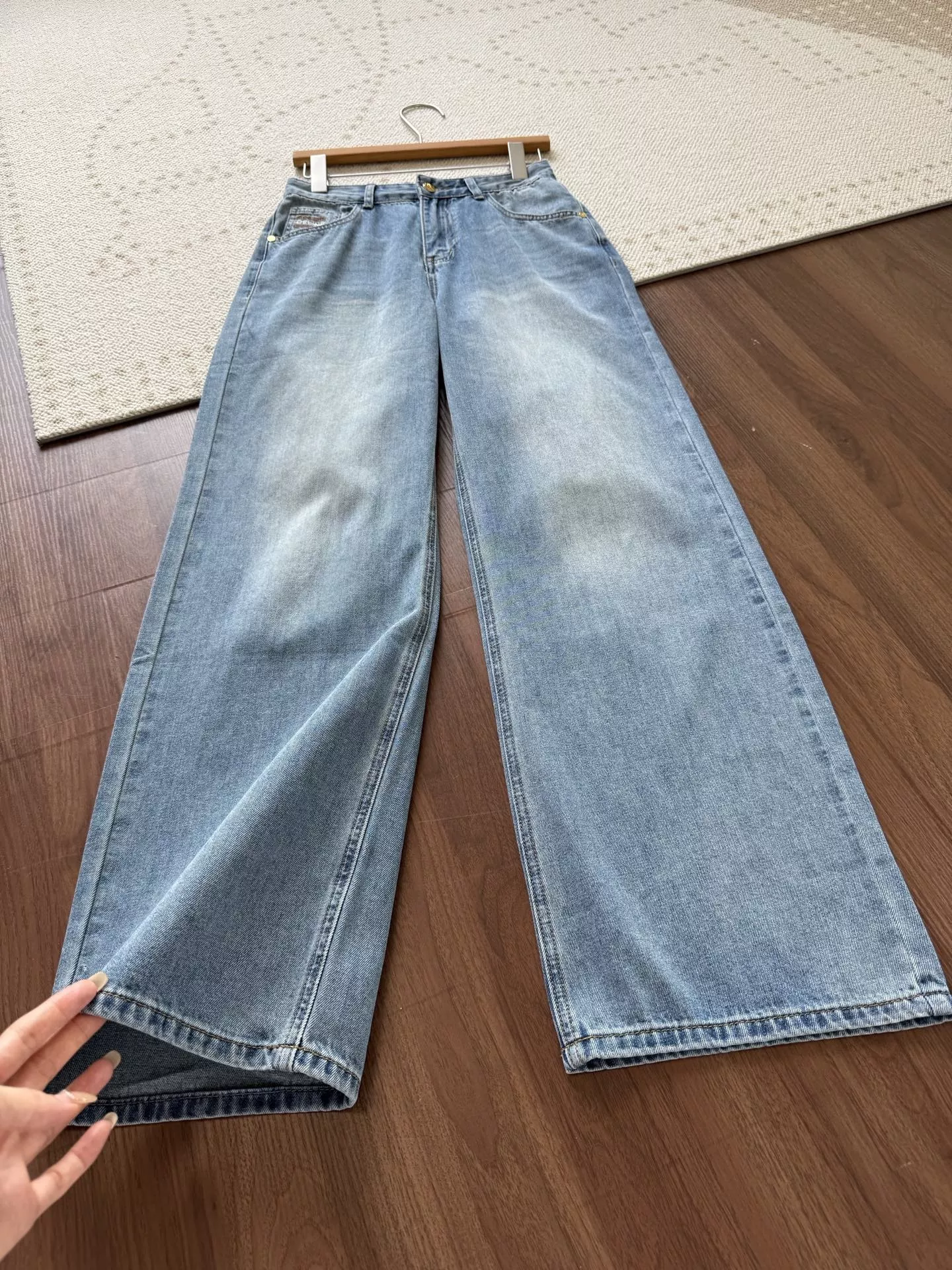 셀린느 일자 핏 워싱 청바지 상세 이미지 11