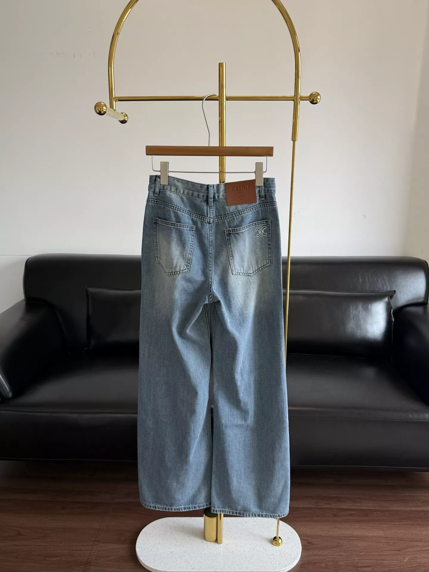 셀린느 일자 핏 워싱 청바지 상세 이미지 2