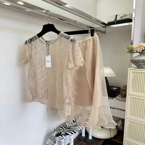 발렌티노 레이스 상의와 실크 오간자 스커트 세트