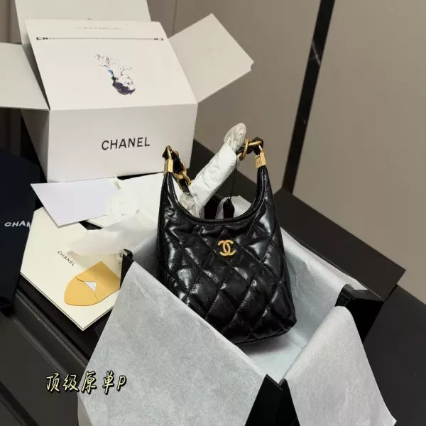 샤넬 24A 체인 언더암 백
