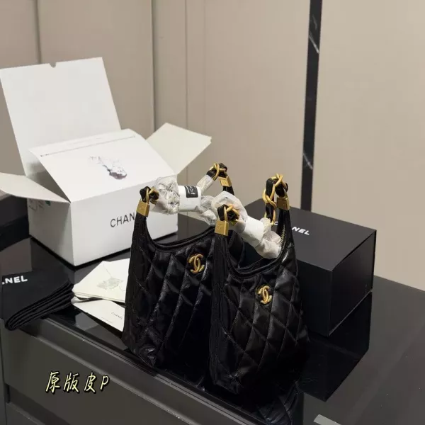 샤넬 굵은 체인 포인트 언더암 백
