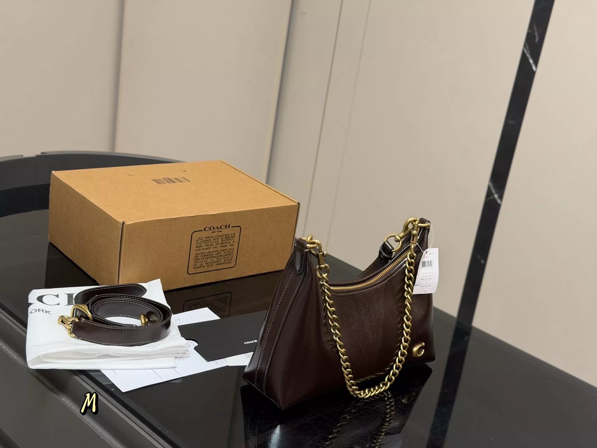코치 클래식 모노그램 줄리엣 백 상세 이미지 10