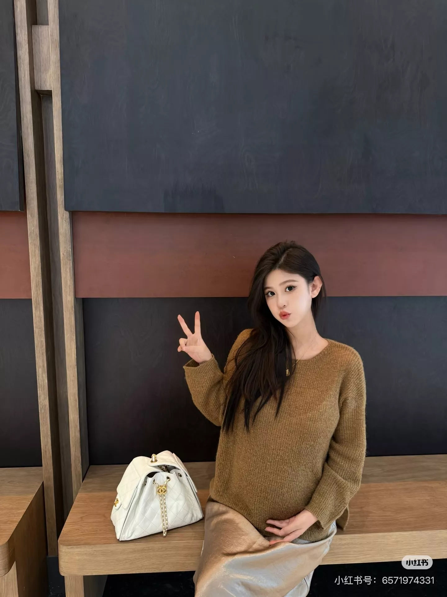 샤넬 퀼팅 체인 포인트 호보 스타일 백 상세 이미지 10
