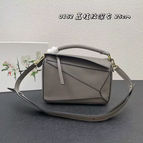 로에베 퍼즐 스타일 레더 스트랩 백