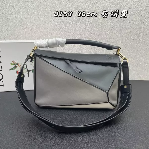 로에베 퍼즐 스타일 배색 스트랩 백