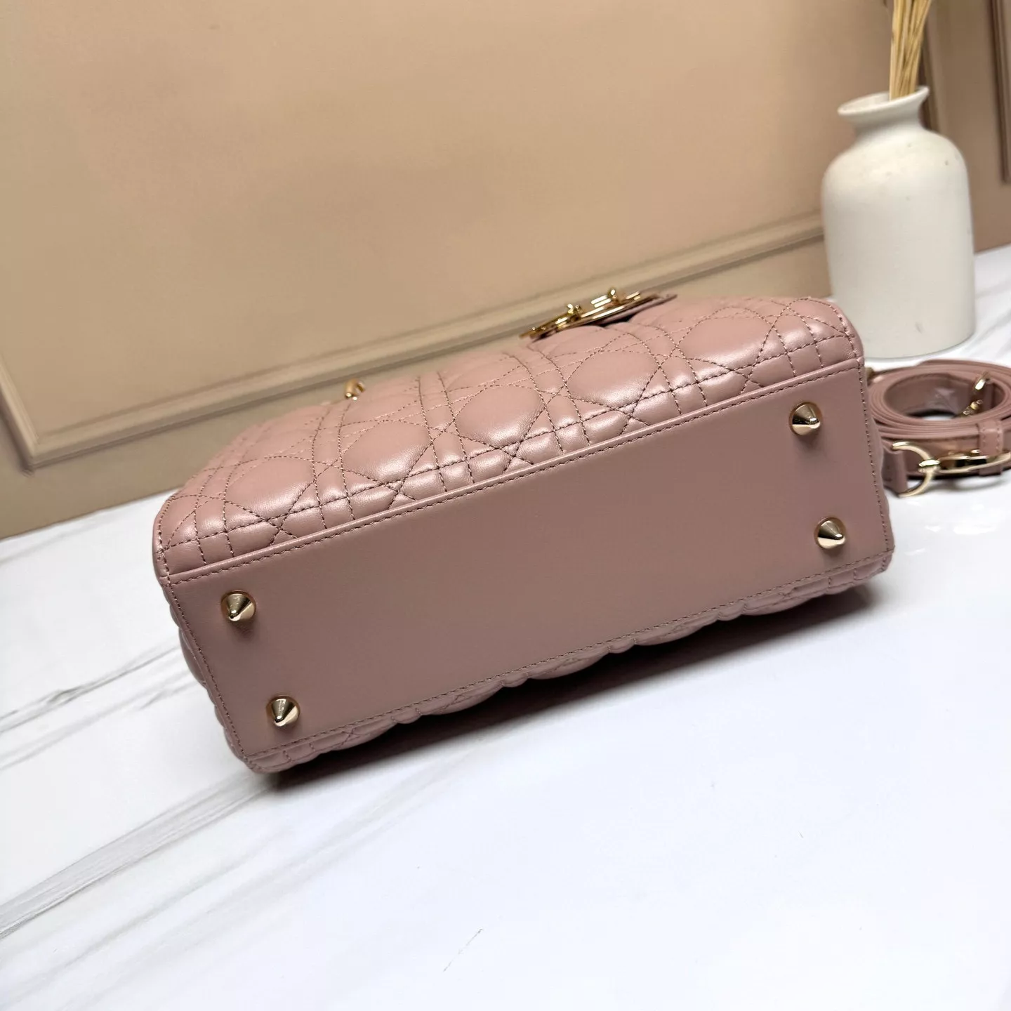디올 레이디 스타일 퀼팅 핸드백 상세 이미지 4